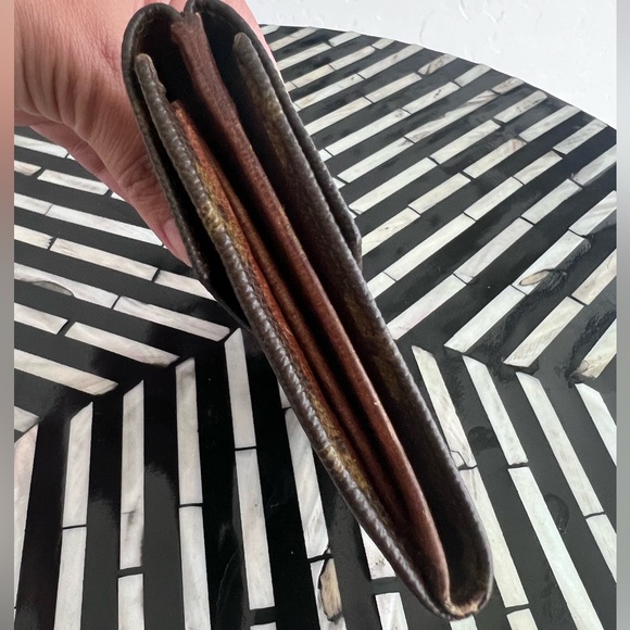 Louis Vuitton Vintage 1989 Elise Monogram Leather Canvas Wallet - Picture 6 of 16